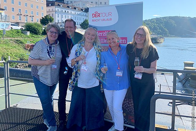 DER Schiff-Sundowner